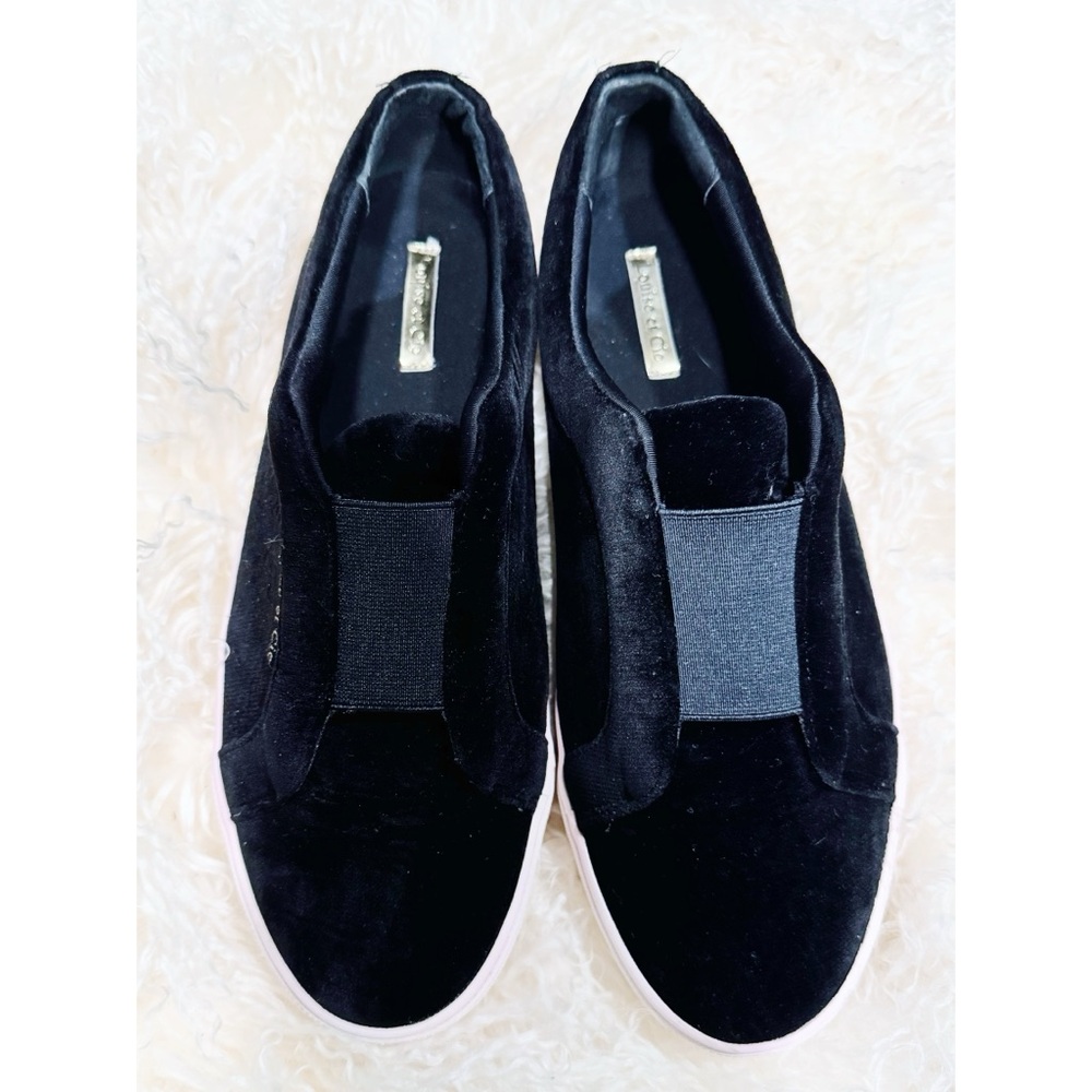 EUC Louise et Cie Women’s Black Velvet Bette Sneaker Size 10